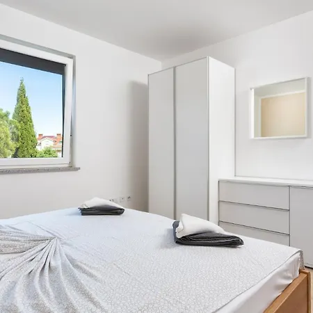 Limani Apartment *