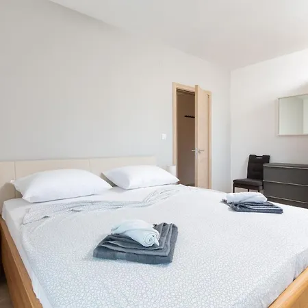 Limani Apartment